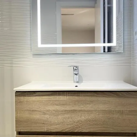 Cd-estudio, Estudio A Estrenar Acogedor Y Funcional, Centrico, Barrio Tranquilo Apartment